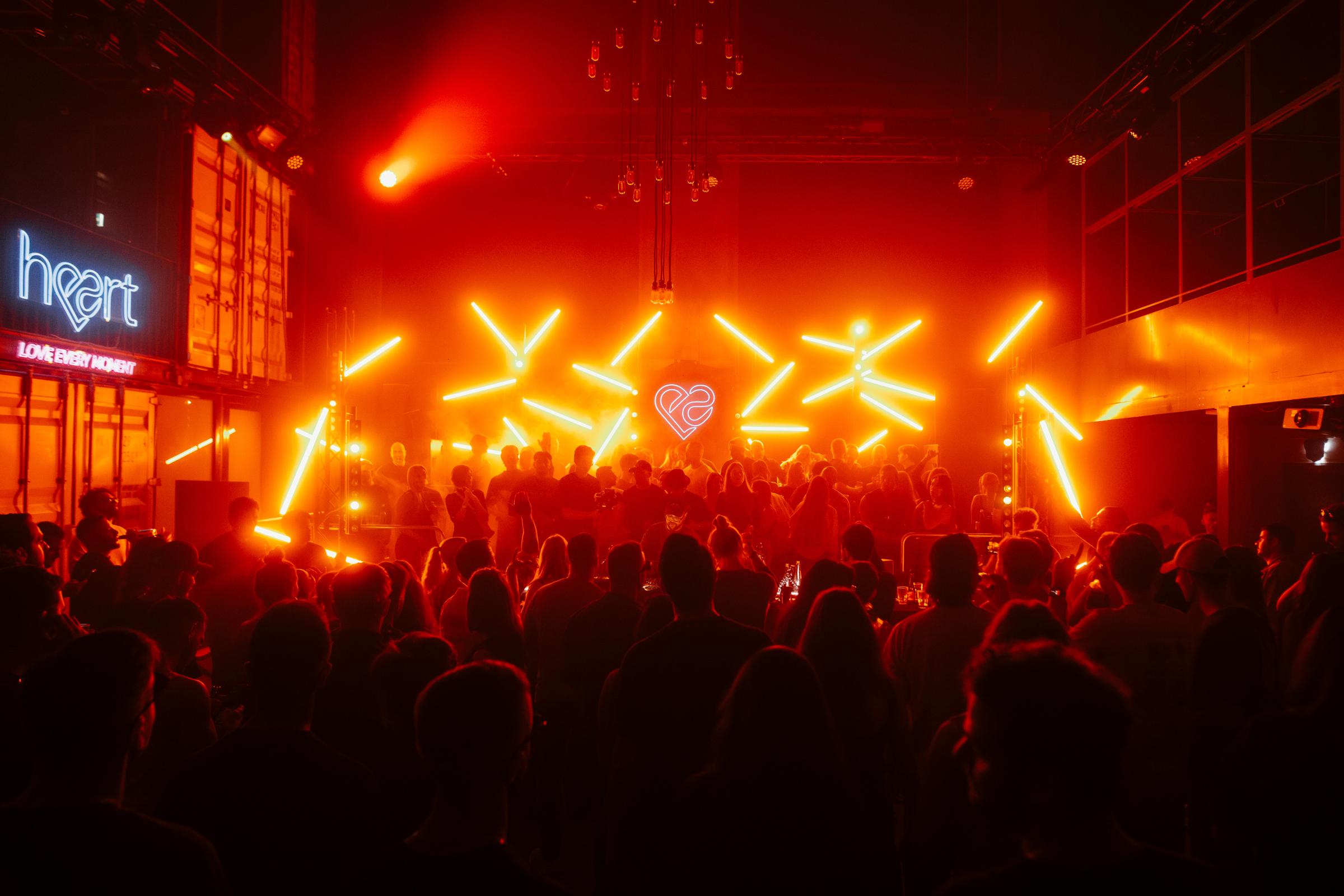 2025-10-11 HEART by Joe Pohl @joeisnotavailable -_W9A5389