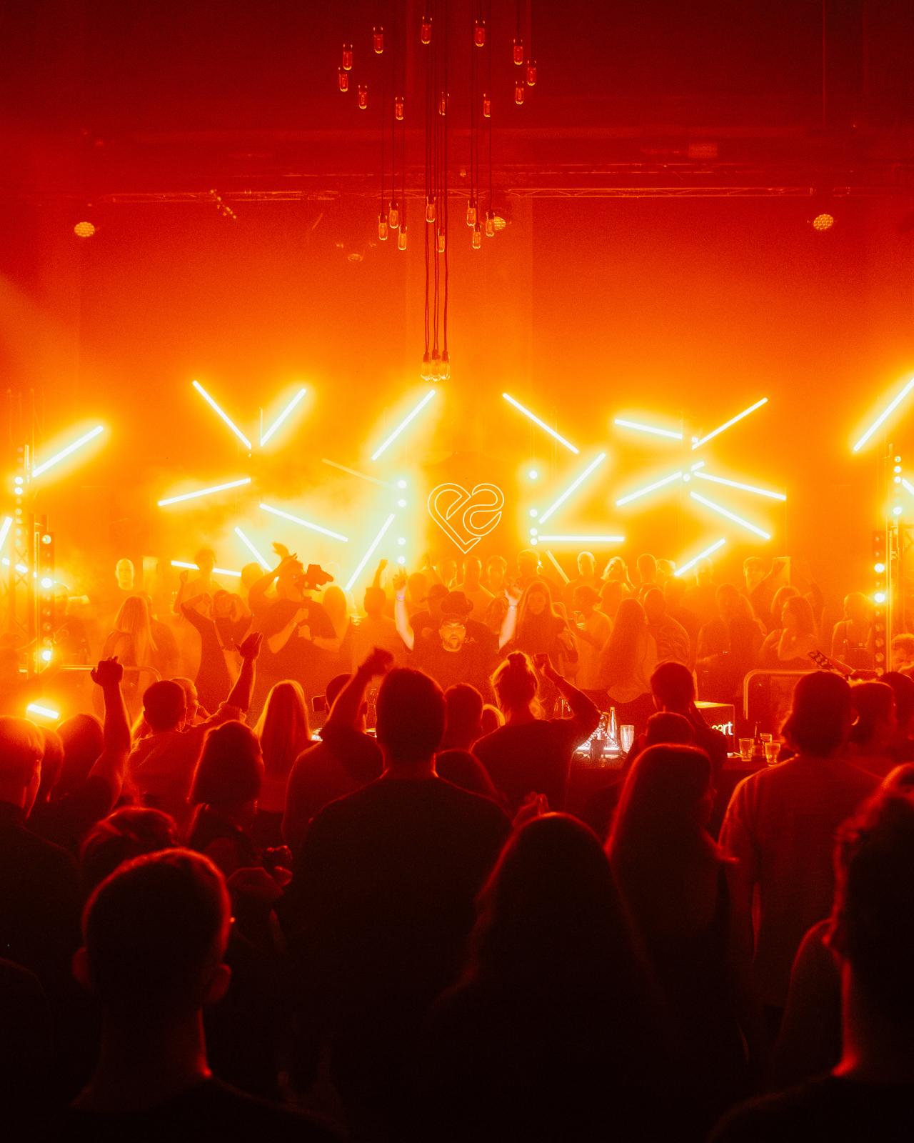 2025-10-11 HEART by Joe Pohl @joeisnotavailable -_W9A5393