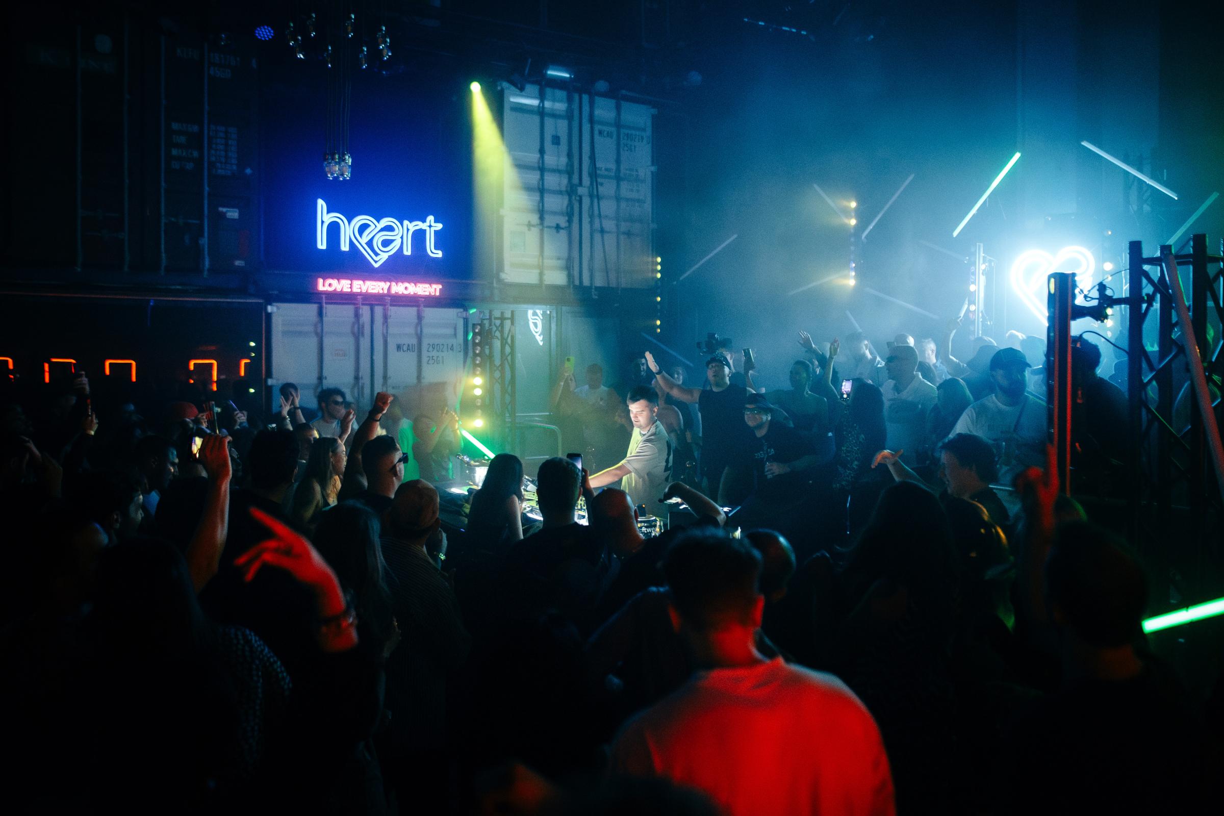 2025-10-11 HEART by Joe Pohl @joeisnotavailable -_W9A5660