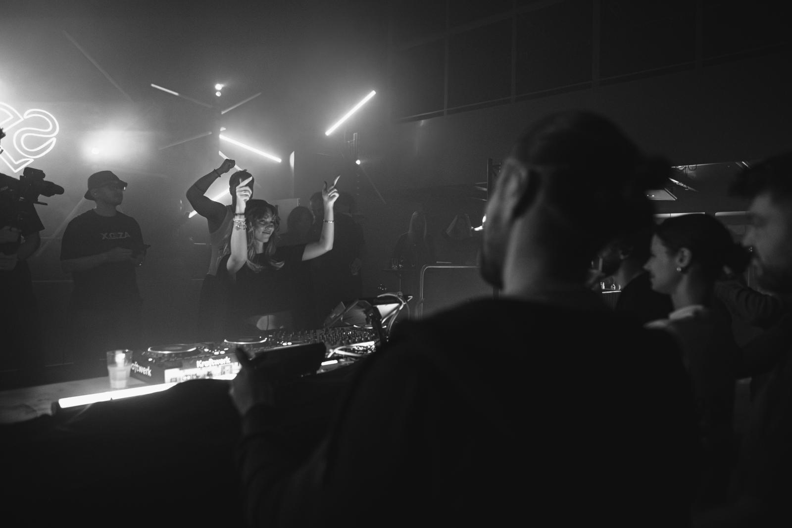 2025-10-11 HEART by Joe Pohl @joeisnotavailable -_W9A6616