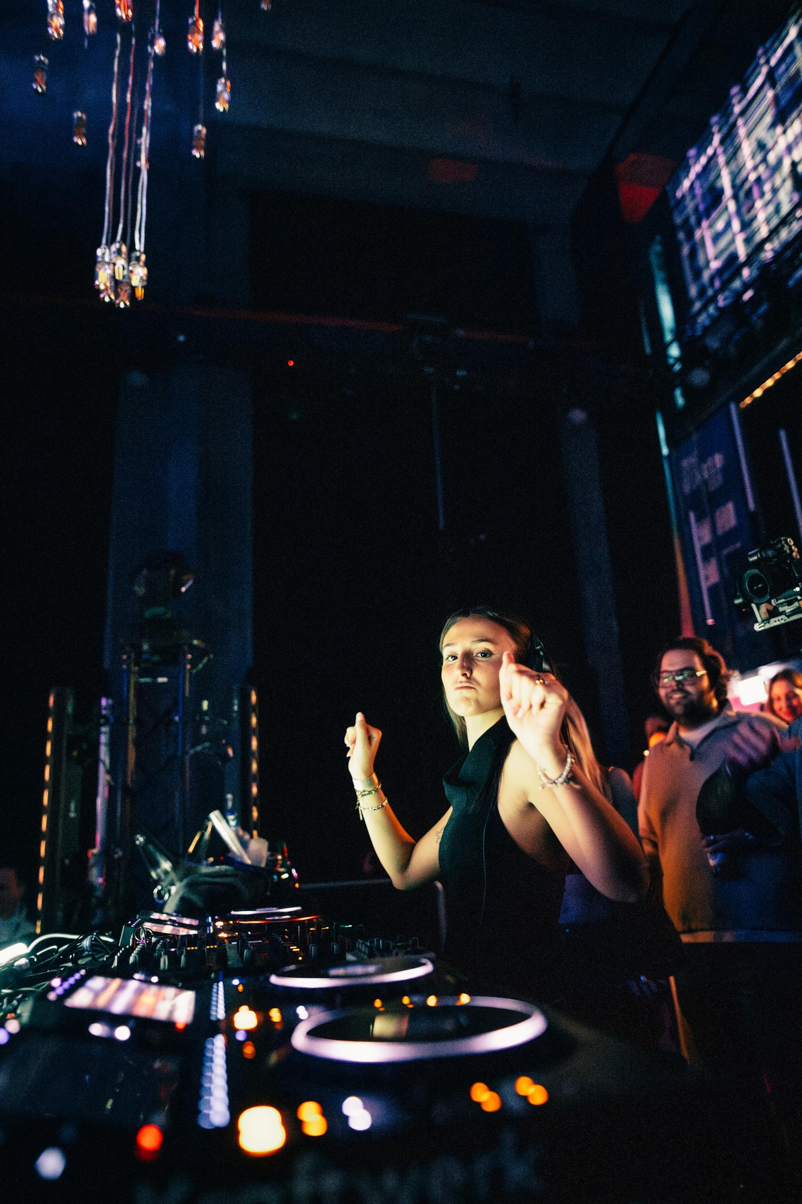 2025-12-13 HEART Zurich by Joe Pohl @joeisnotavailable-1390