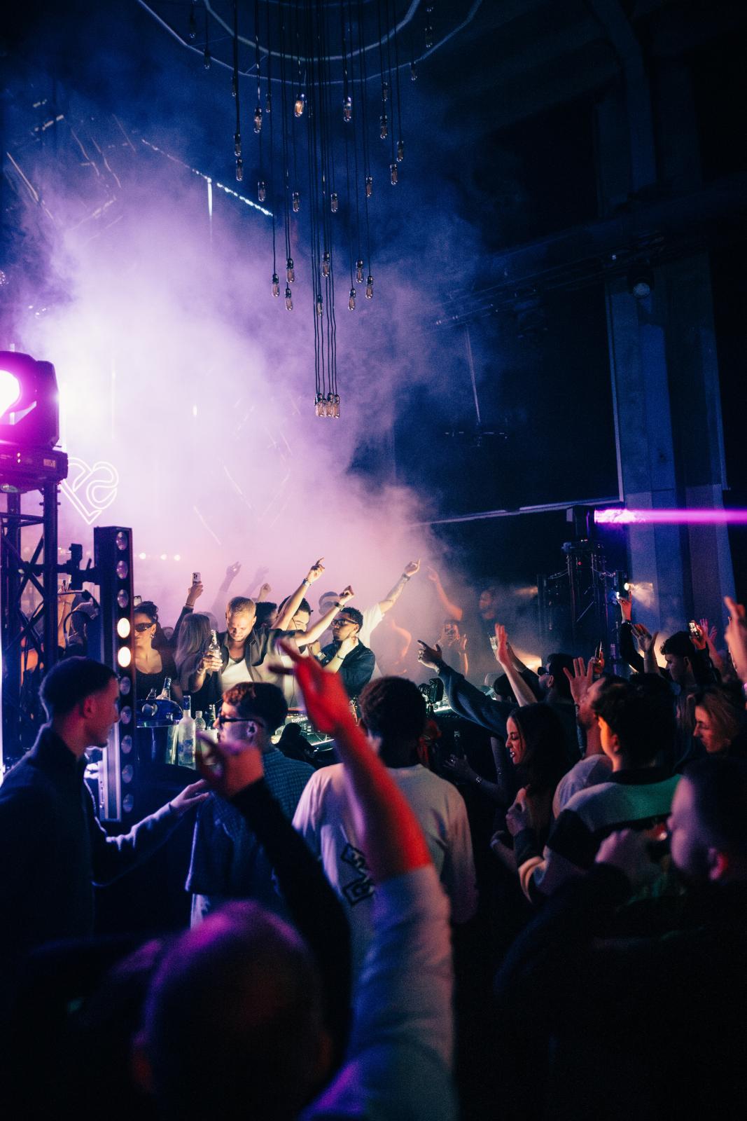 2025-12-13 HEART Zurich by Joe Pohl @joeisnotavailable-1925