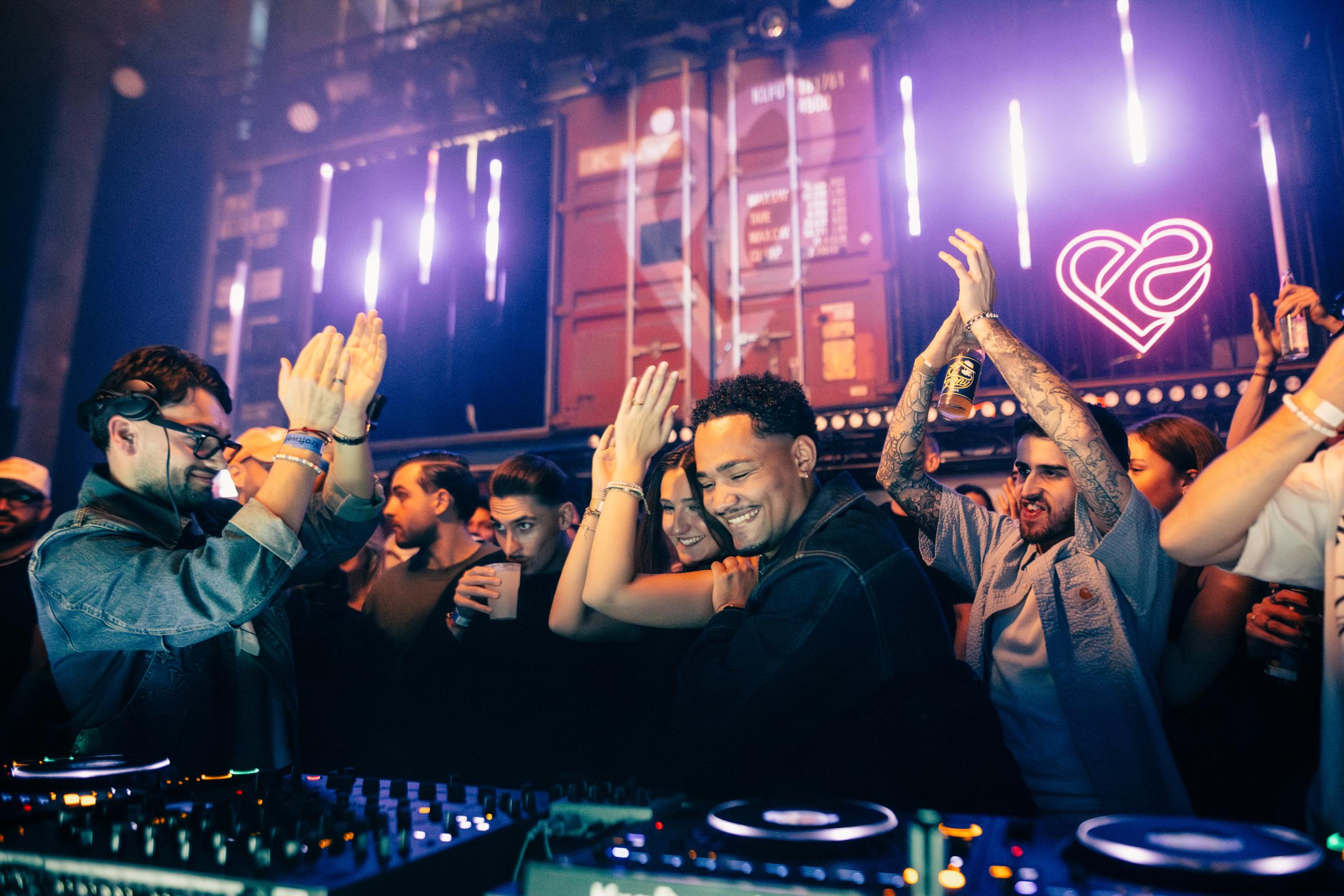 2025-12-13 HEART Zurich by Joe Pohl @joeisnotavailable-1542