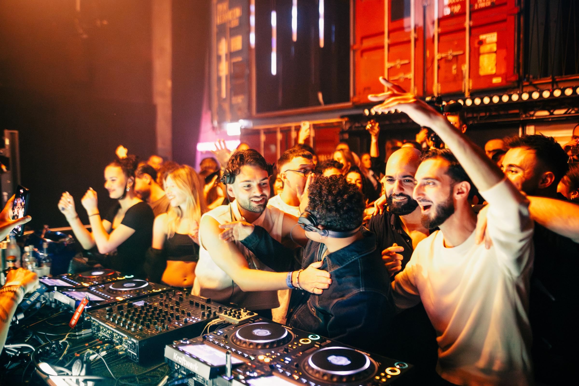 2025-12-13 HEART Zurich by Joe Pohl @joeisnotavailable-2121