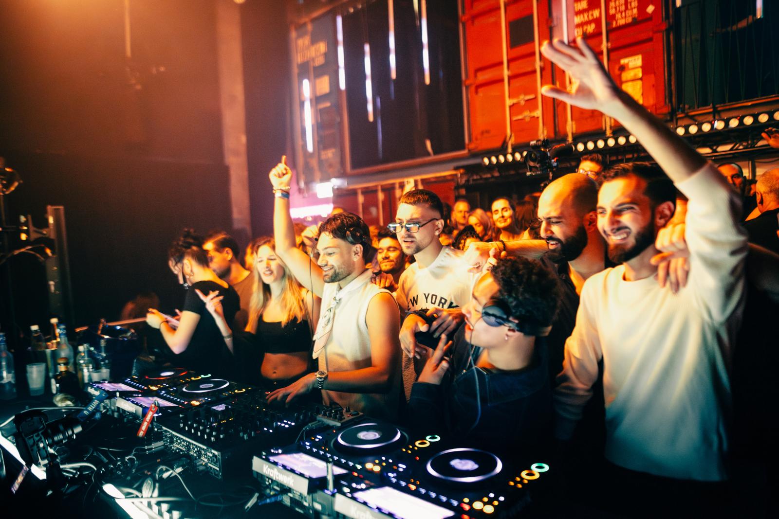 2025-12-13 HEART Zurich by Joe Pohl @joeisnotavailable-2132