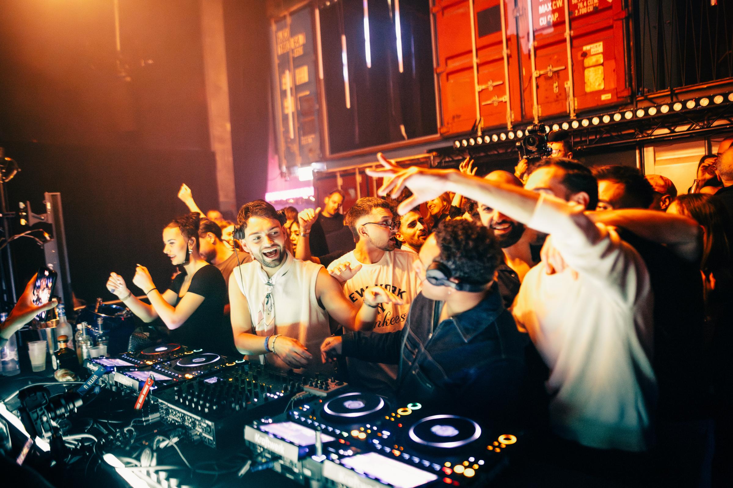 2025-12-13 HEART Zurich by Joe Pohl @joeisnotavailable-2124