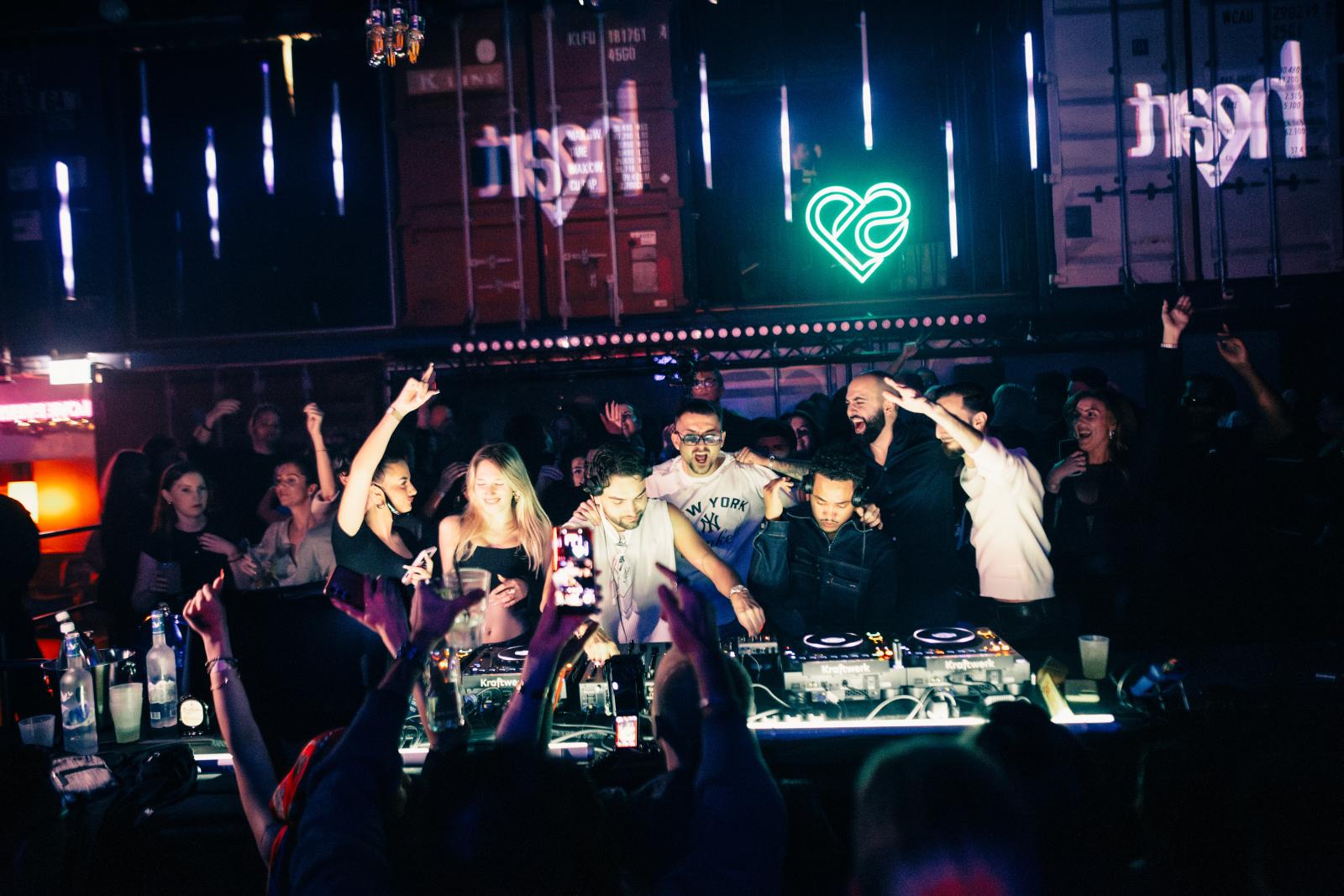 2025-12-13 HEART Zurich by Joe Pohl @joeisnotavailable-2137