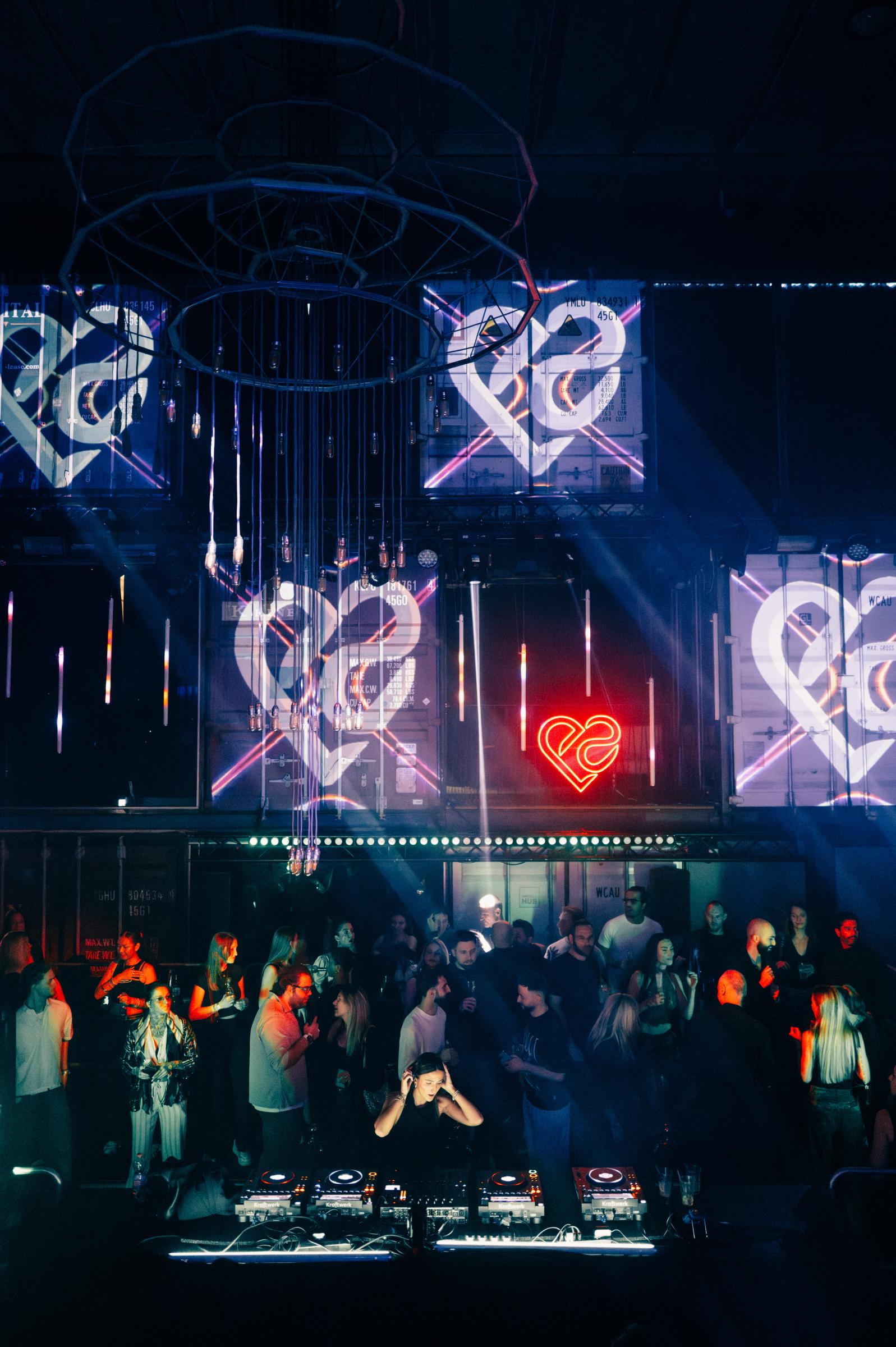 2025-12-13 HEART Zurich by Joe Pohl @joeisnotavailable-1046089