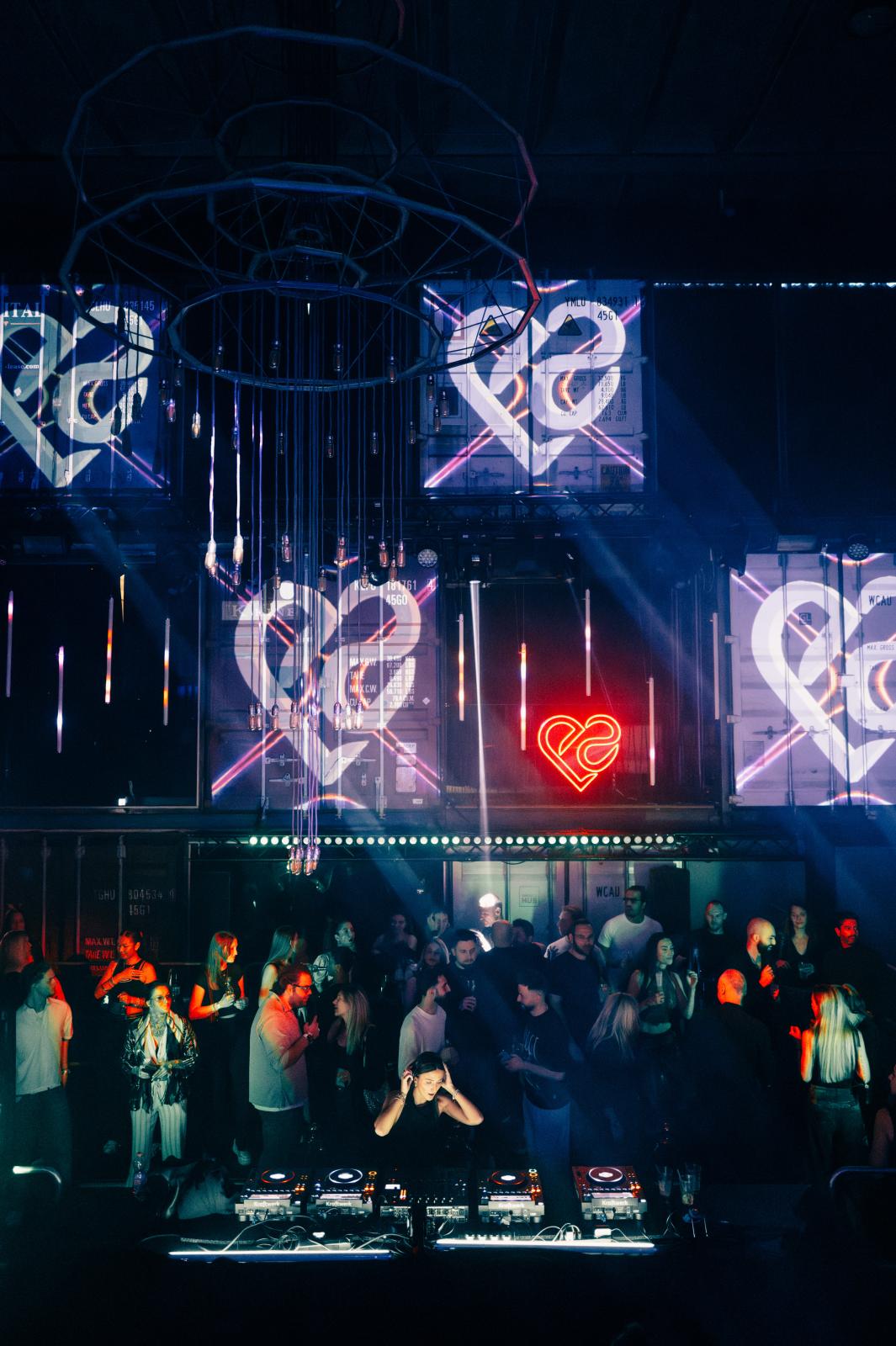 2025-12-13 HEART Zurich by Joe Pohl @joeisnotavailable-1046089