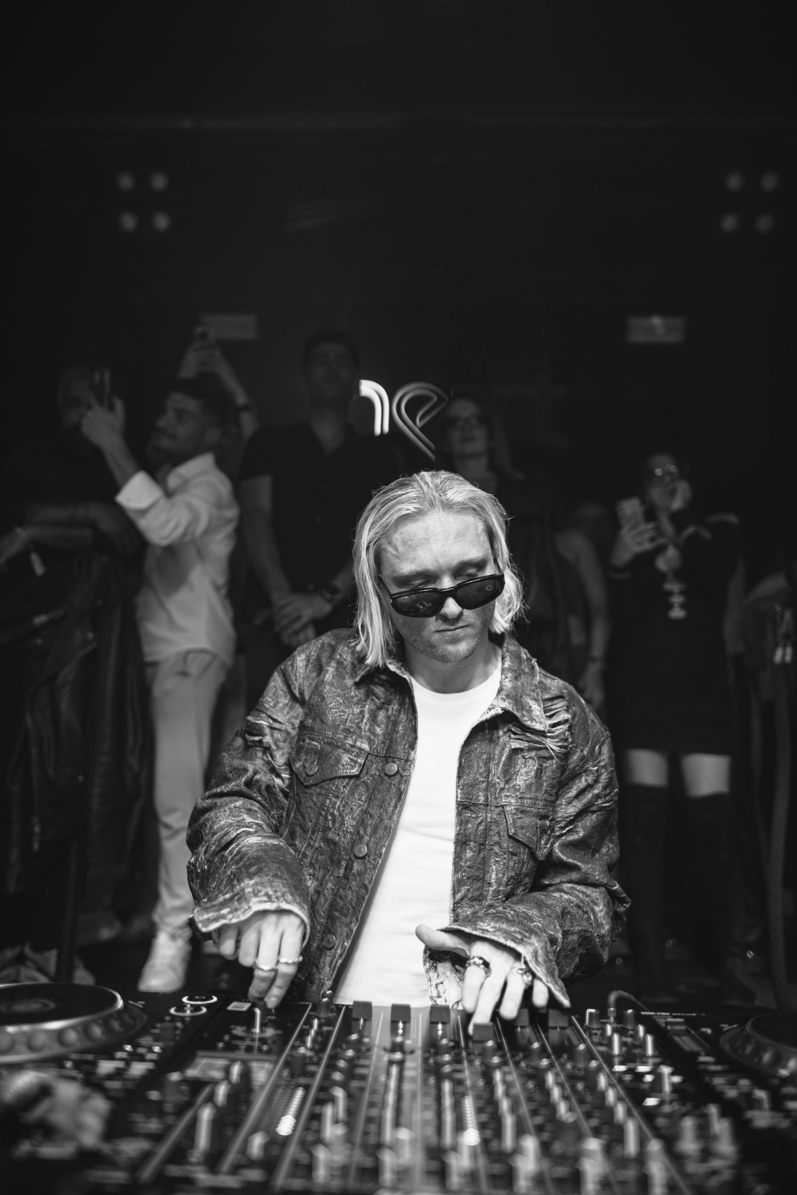 2025-05-10 HEART Kaufleuten by @joeisnotavailable -_W9A0009-Enhanced-NR