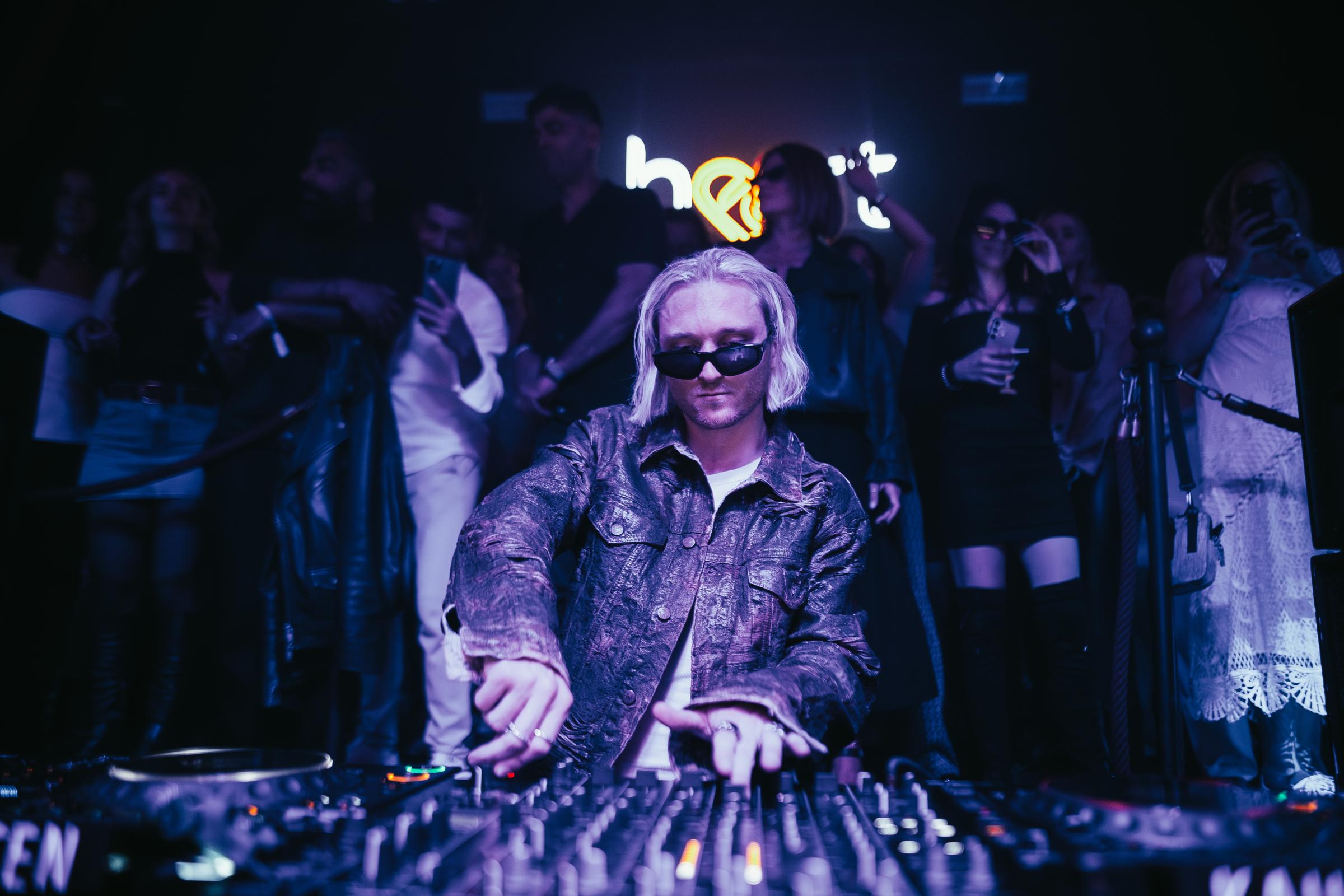 2025-05-10 HEART Kaufleuten by @joeisnotavailable -_W9A9993-Enhanced-NR