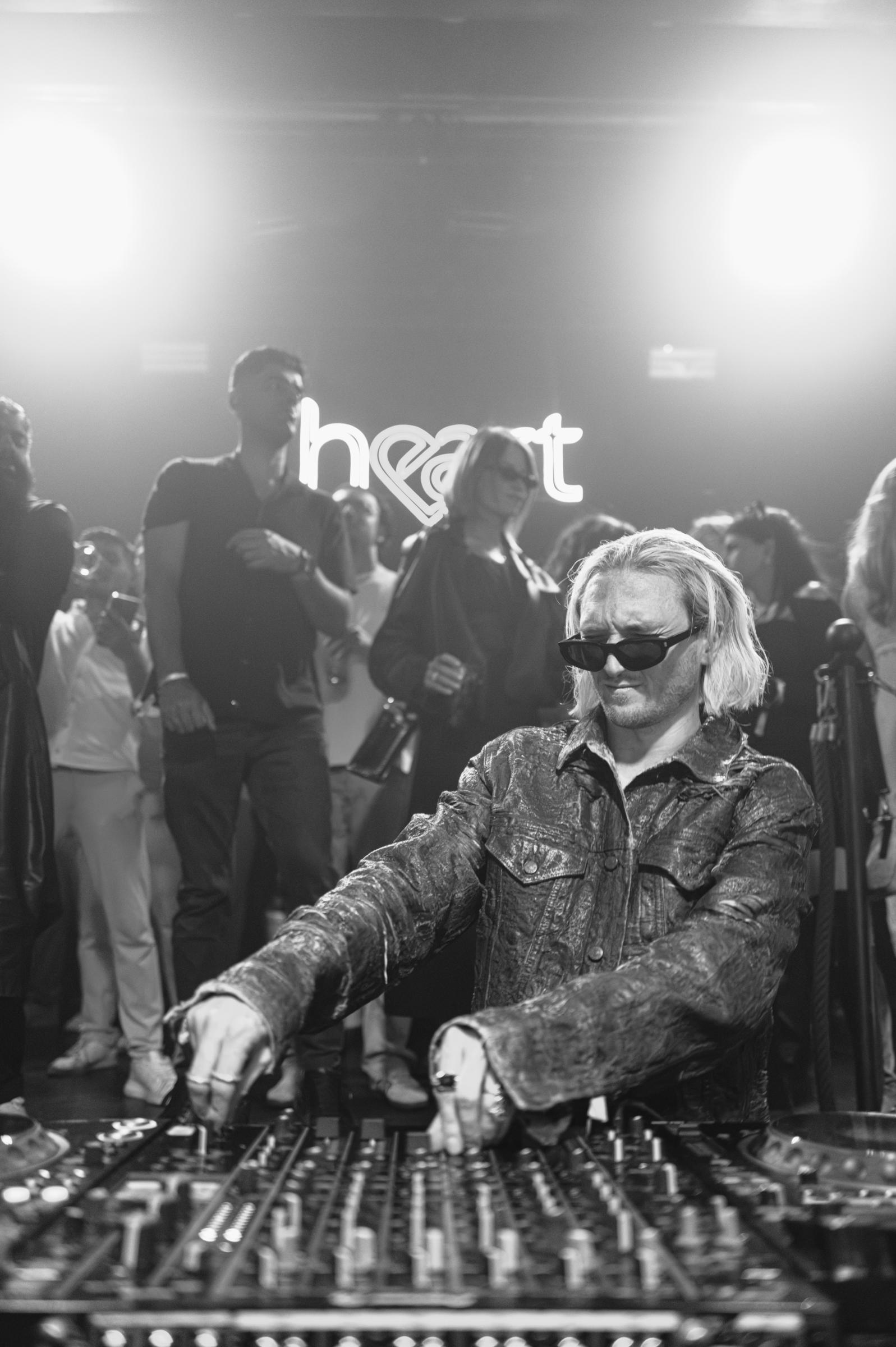 2025-05-10 HEART Kaufleuten by @joeisnotavailable -L1033264-Enhanced-NR