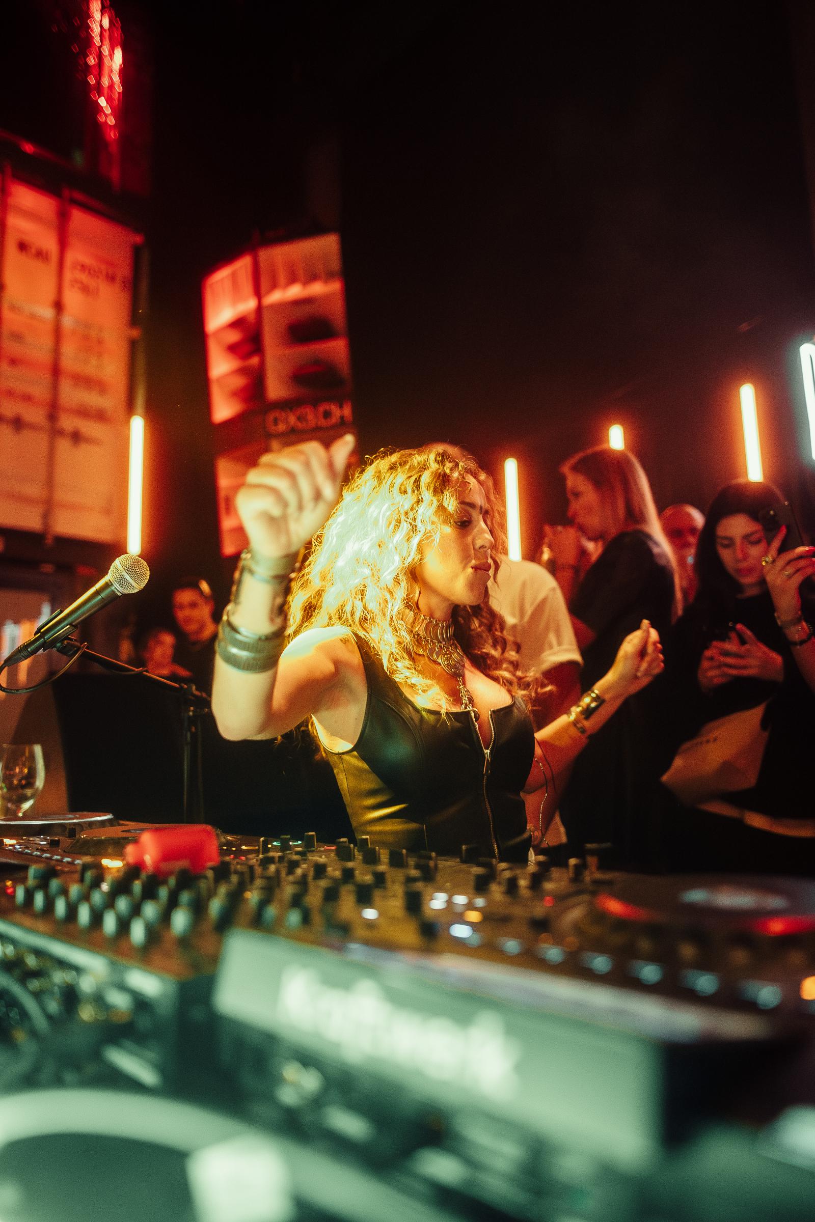 2024-12-07 HEART - by Joe Pohl @joeisnotavailable _W9A6188-Enhanced-NR