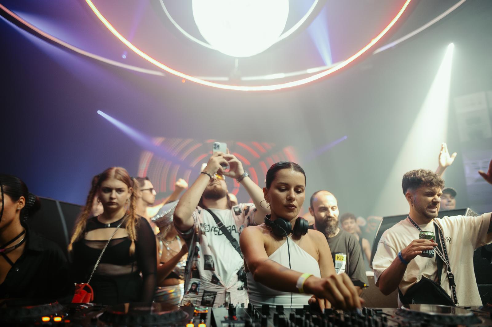 2024-08-10 Inner Circle by Joe Pohl @joeisnotavailable - _W9A4582-Enhanced-NR