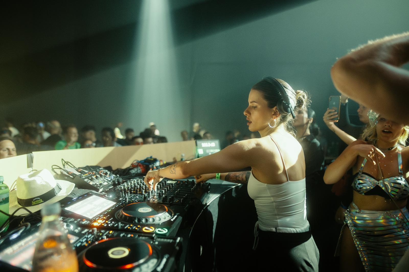 2024-08-10 Inner Circle by Joe Pohl @joeisnotavailable - _W9A4437-Enhanced-NR