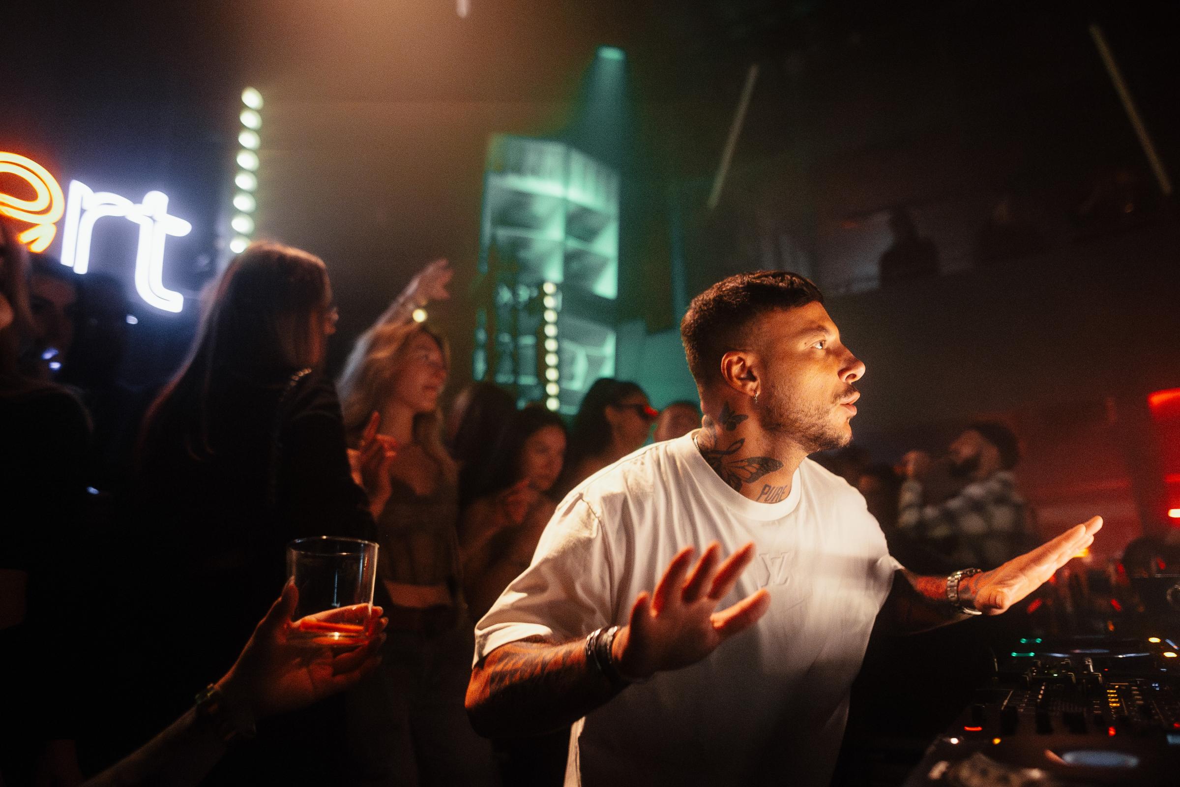 2025-03-16 HEART - by Joe Pohl @joeisnotavailable -_W9A6058-Enhanced-NR